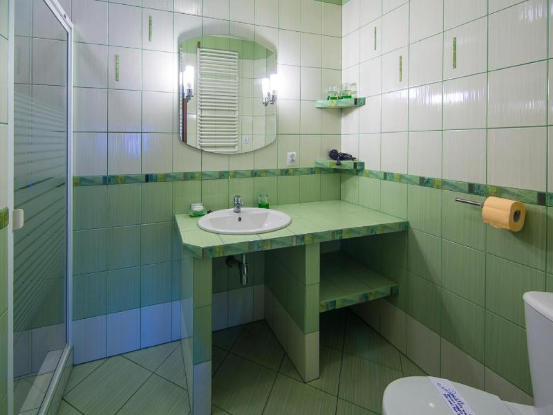 Triple Room with Private Bathroom image 3