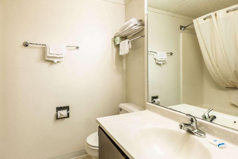 Standard Double Room with Two Double Beds - Non-Smoking image 2
