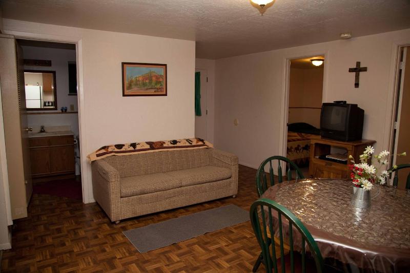 Three-Bedroom Cottage image 4