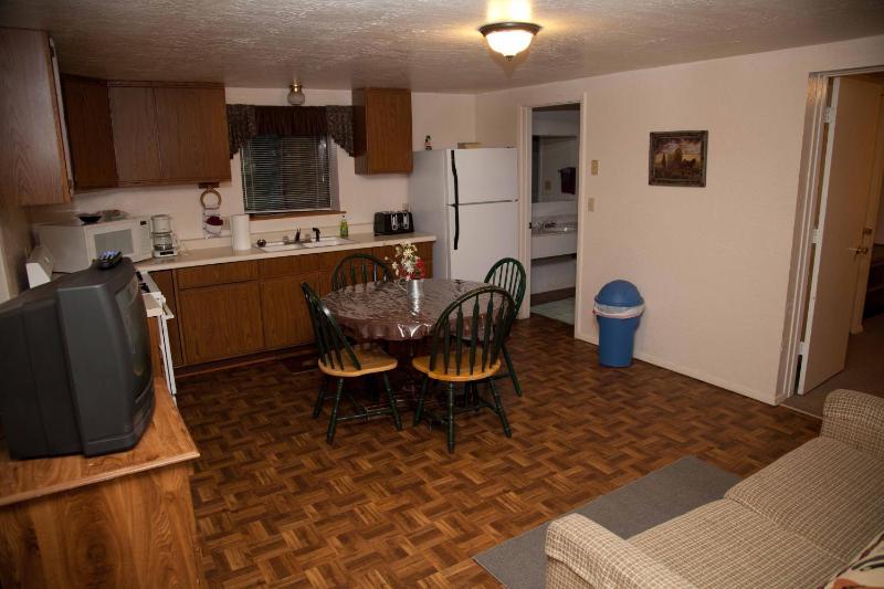 Three-Bedroom Cottage image 3