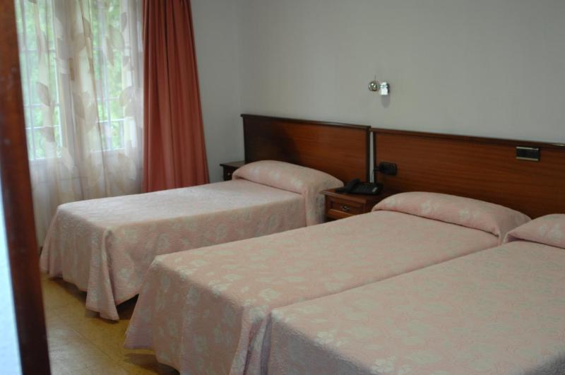 Double or Twin Room image 3