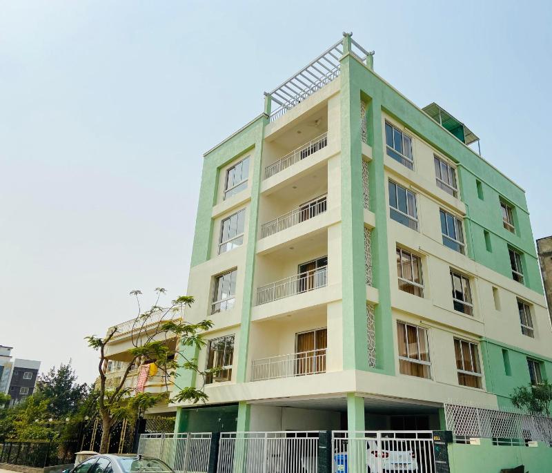BluO Lake View 1BHK New Town - Terrace Garden - image 3
