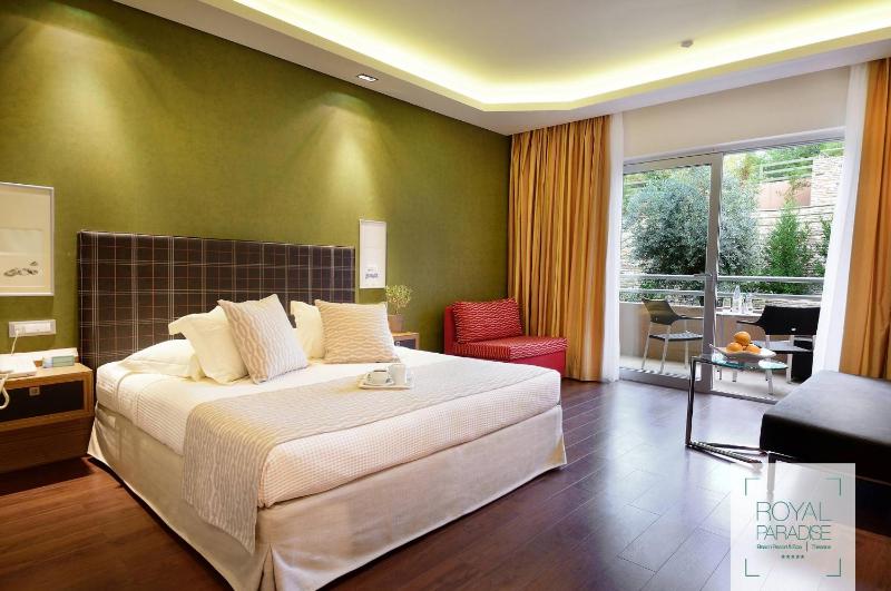 Double or Twin Room with Garden View image 1