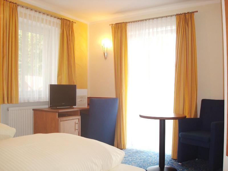 Superior Double Room Mediterranean image 3