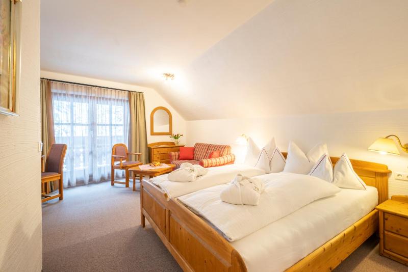 Superior Double Room image 3