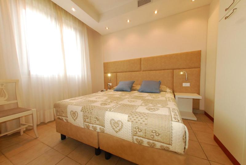 Deluxe Apartment image 1