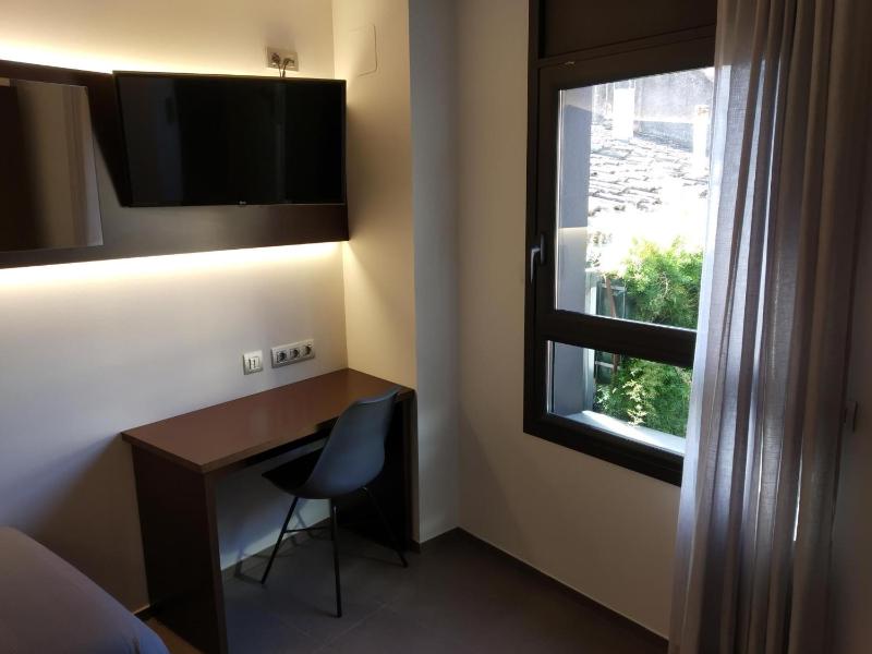 Single Room - Disability Access image 3