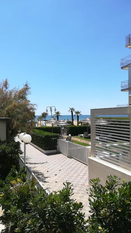 One-Bedroom Apartment with Sea View - Annex image 3