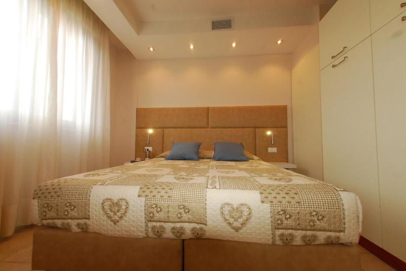 Deluxe Apartment image 2