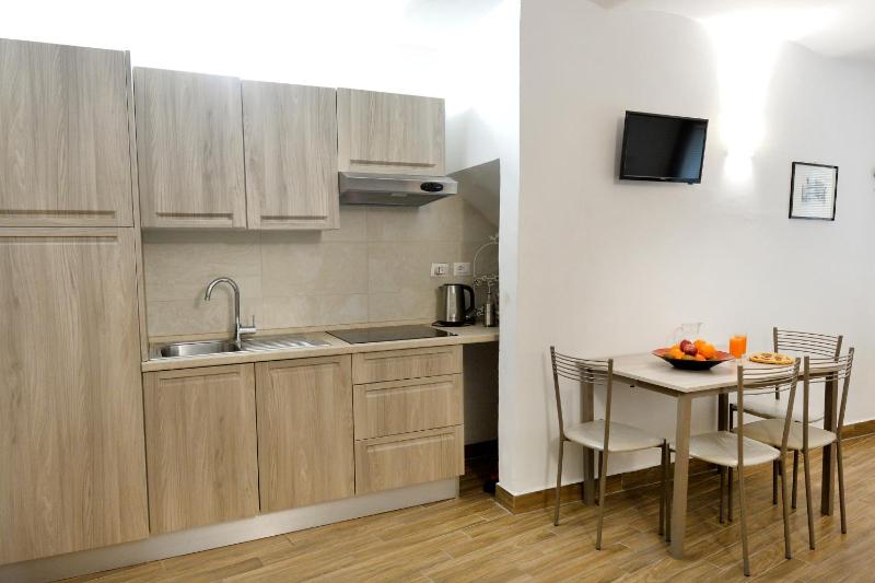 Perugia Apartments - image 30