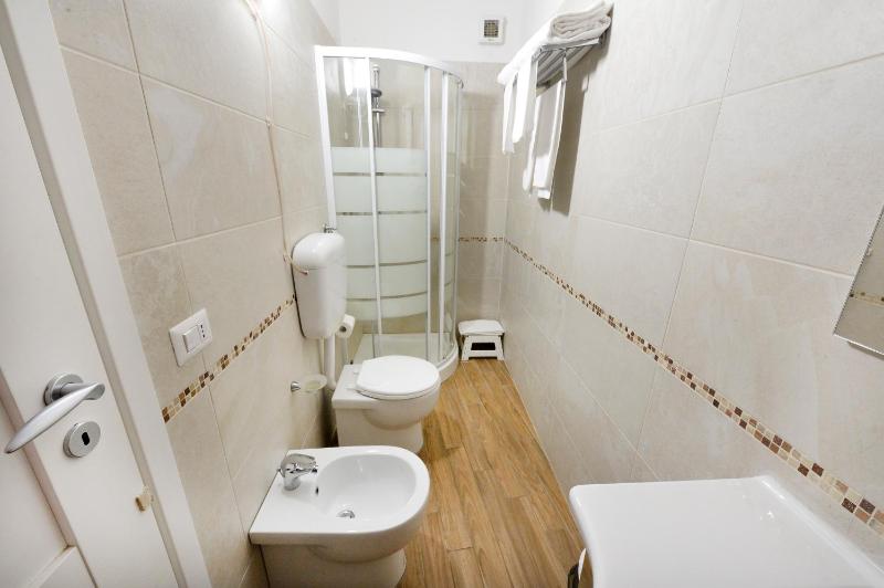 Perugia Apartments - image 10