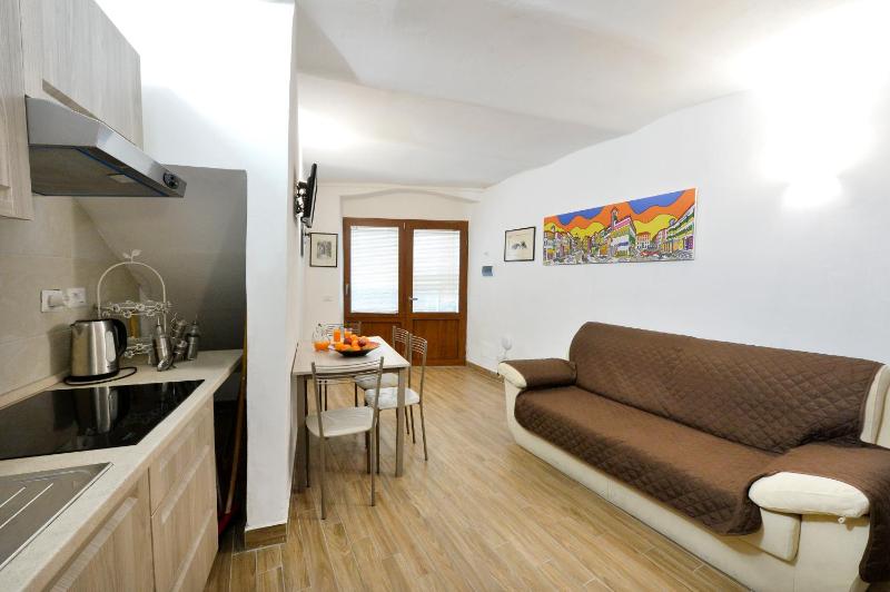 Perugia Apartments - image 9