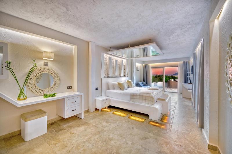King Suite image 1