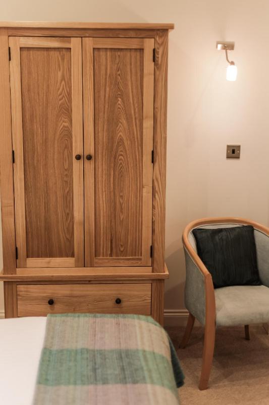Classic Double or Twin Room image 4