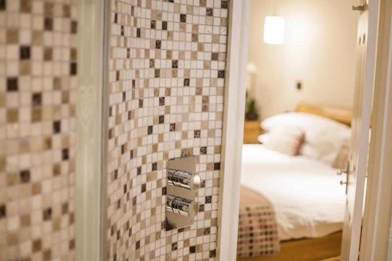 Classic Double or Twin Room image 2