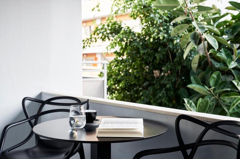 Standard Suite image 3