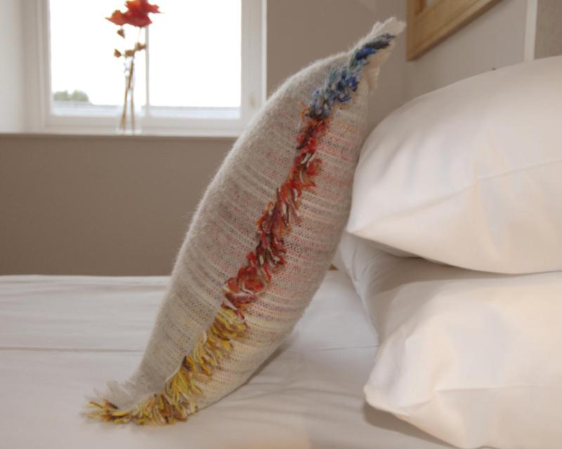 Single Room image 3