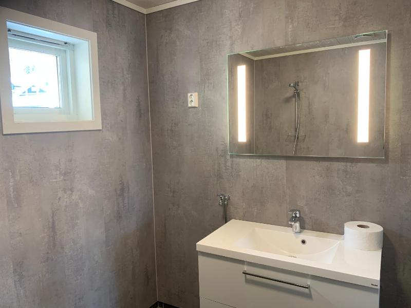 One-Bedroom Apartment image 3