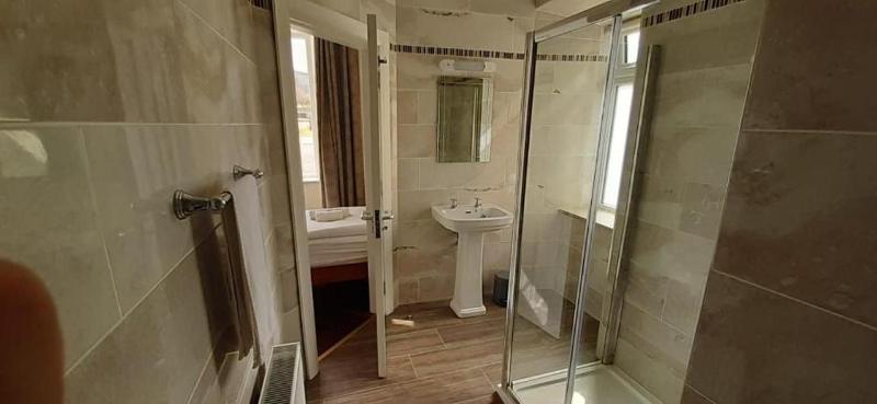 Standard Triple Room image 1