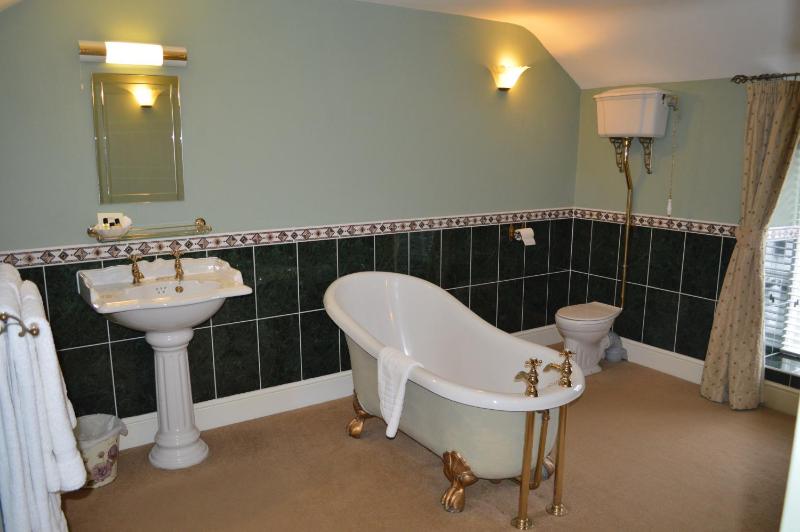 Superior Double Room image 3