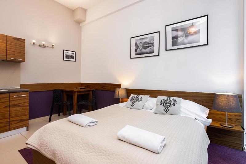 Apartment with Kitchenette image 1