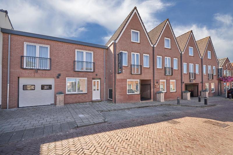 Studio Apartment image 1