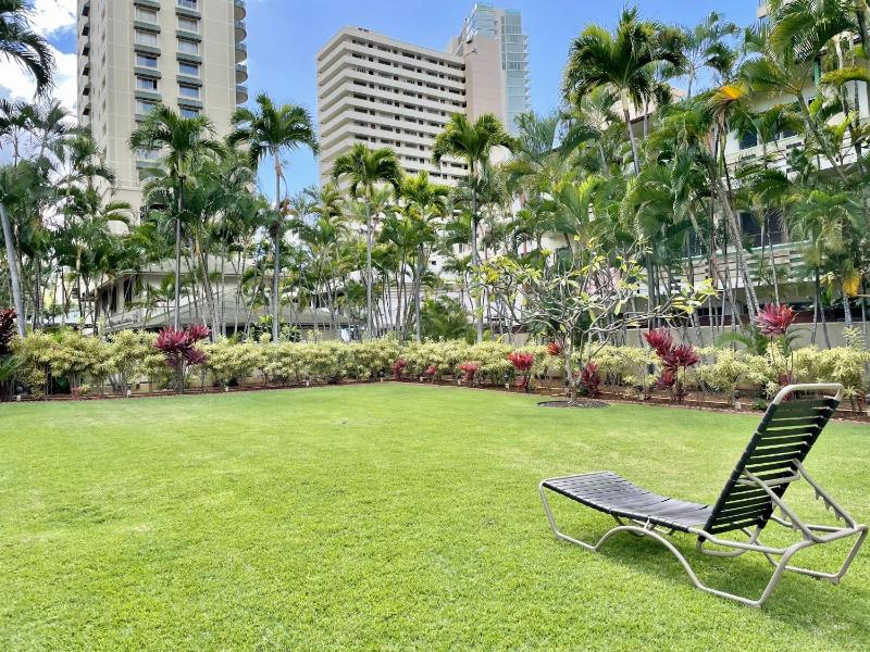 Studio Apartment with Sea View image 2