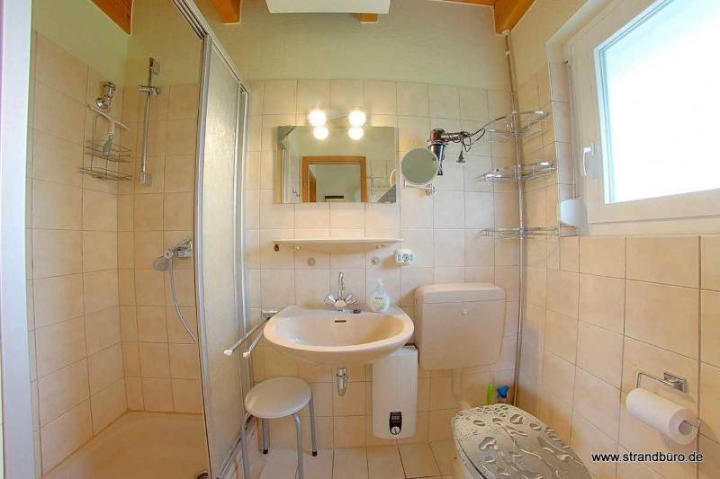 Two-Bedroom House image 4
