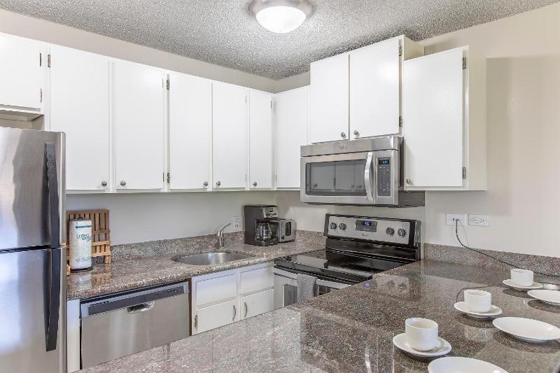 One-Bedroom Apartment image 3