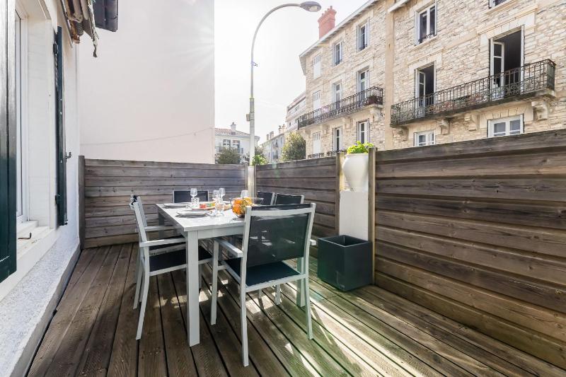 POP KEYWEEK Apt 3 bedrooms with terrace & parking Biarritz city center - image 17
