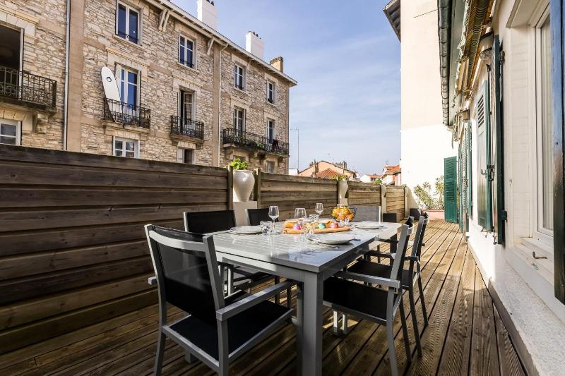 POP KEYWEEK Apt 3 bedrooms with terrace & parking Biarritz city center - image 18