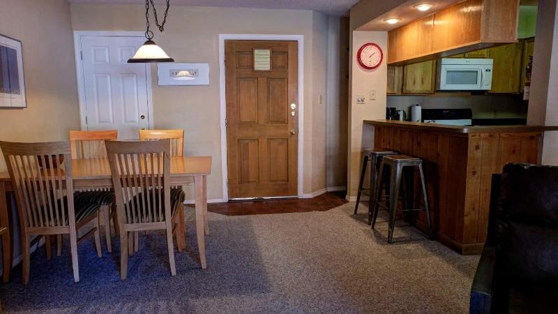 One-Bedroom Apartment image 3