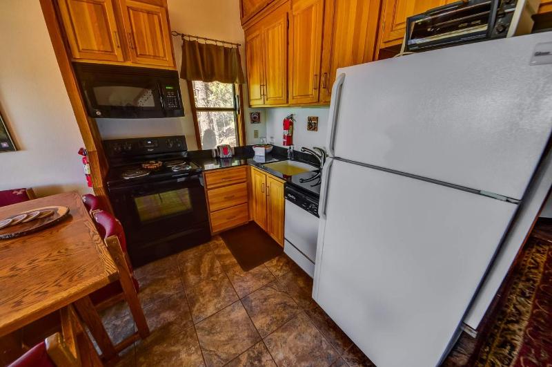 One-Bedroom Apartment image 2