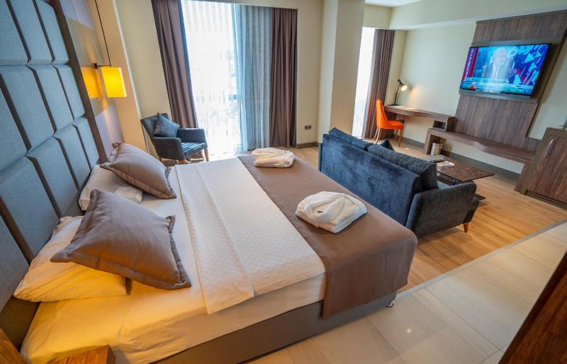 Deluxe Room image 2