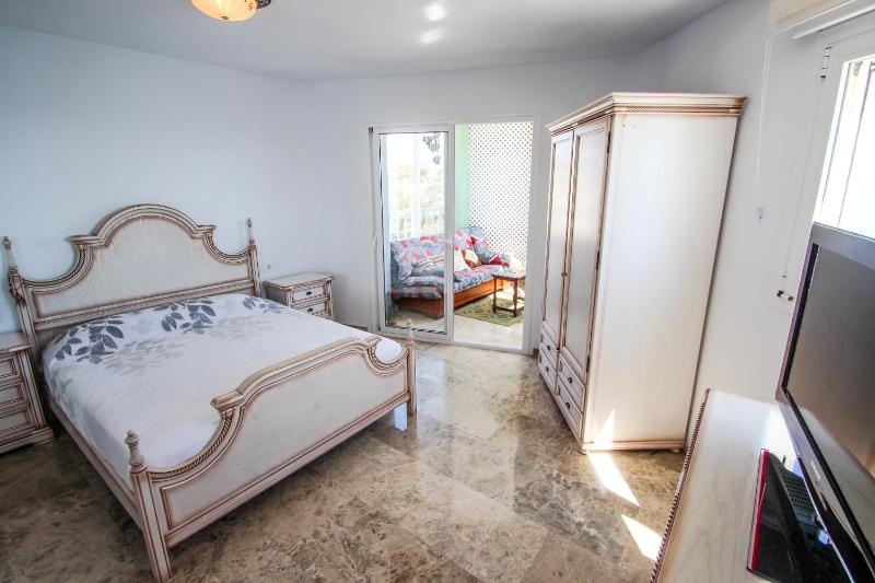 Angel - sea view apartment in Calpe - image 4