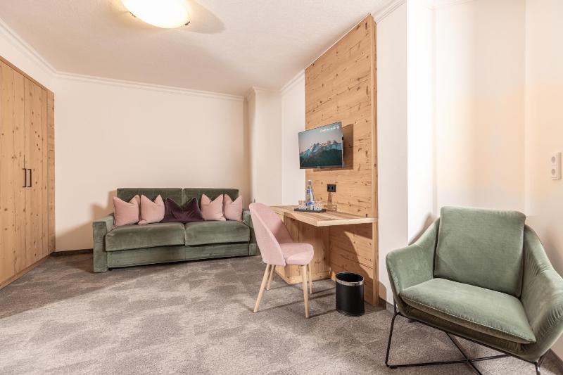 Double Room Superior image 4