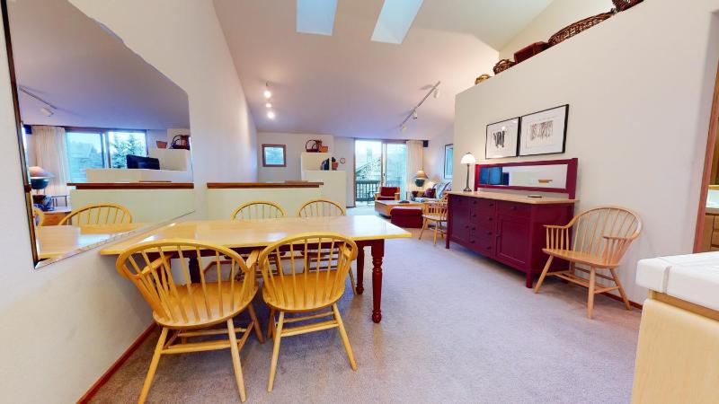 Snowcreek V #933 Townhouse - image 17
