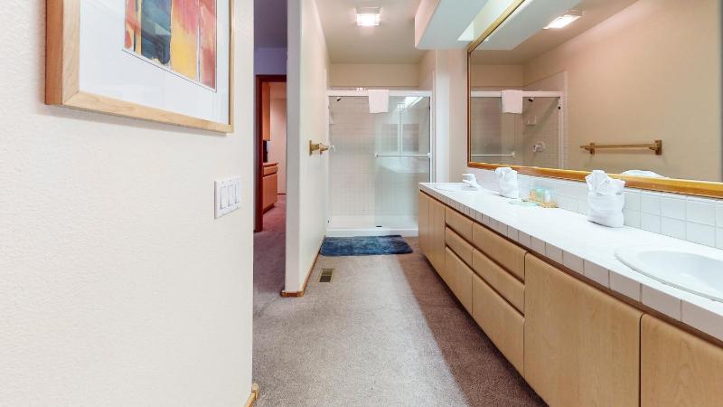 Snowcreek V #933 Townhouse - image 7