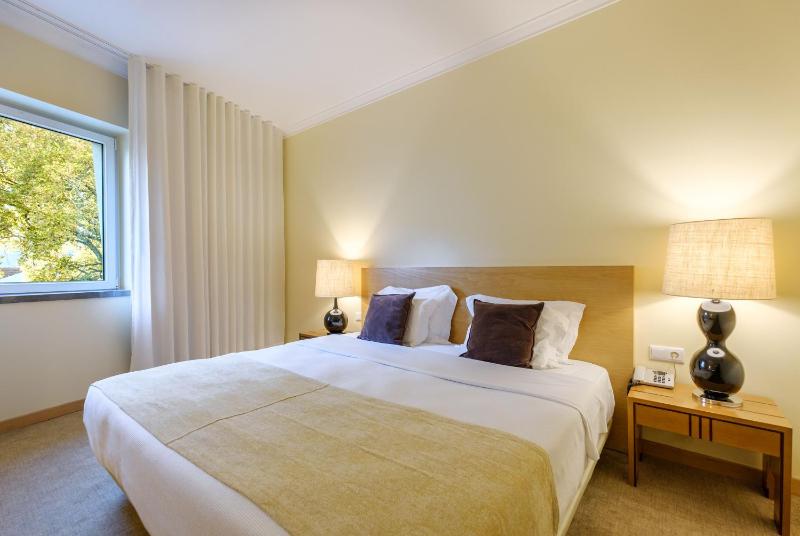 Double or Twin Room image 3