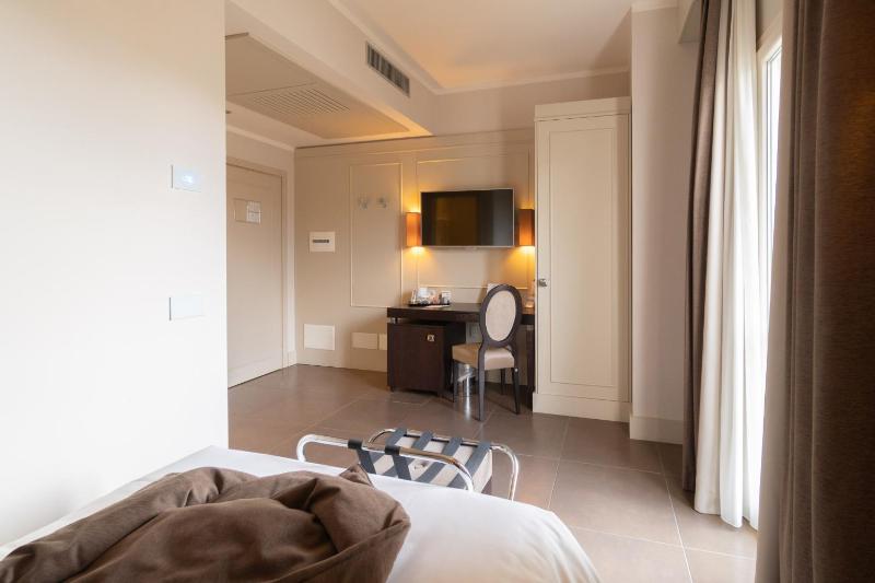 Classic Single Room image 2