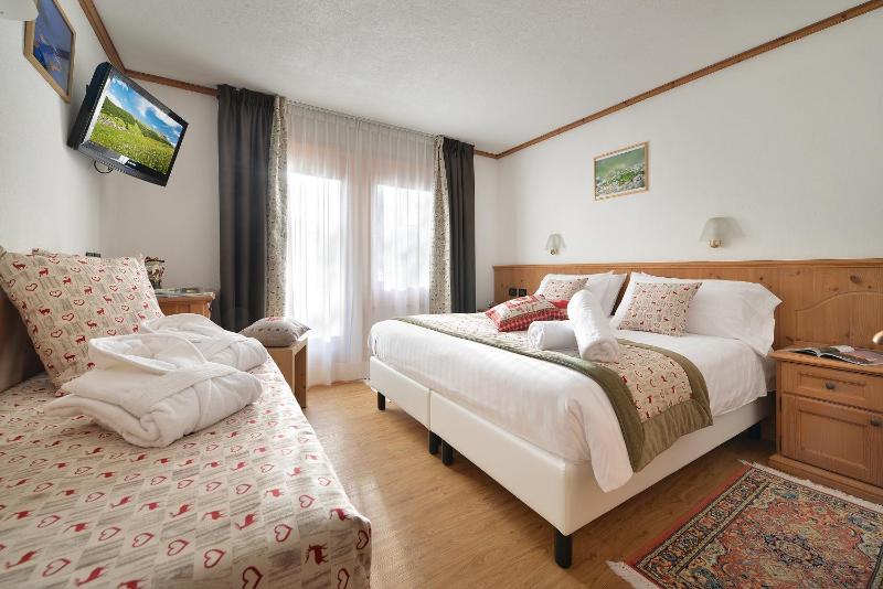 Standard Triple Room image 1