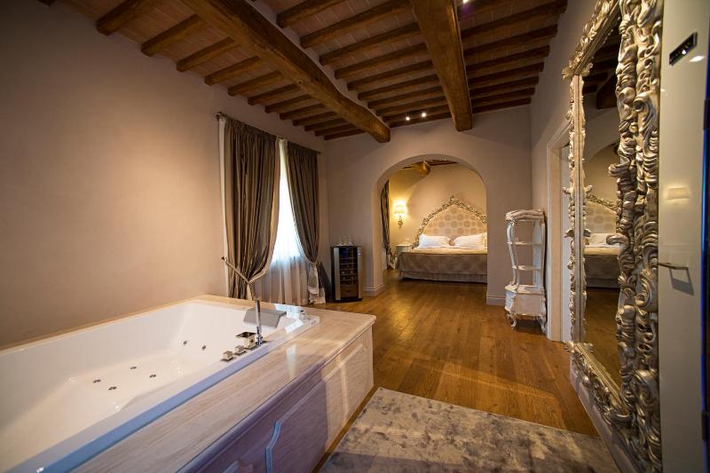 Deluxe Suite Spa image 3
