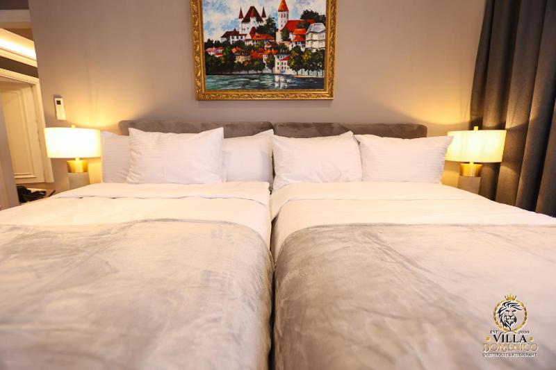 Deluxe Triple Room image 2
