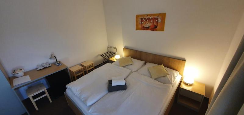 Standard Triple Room image 3