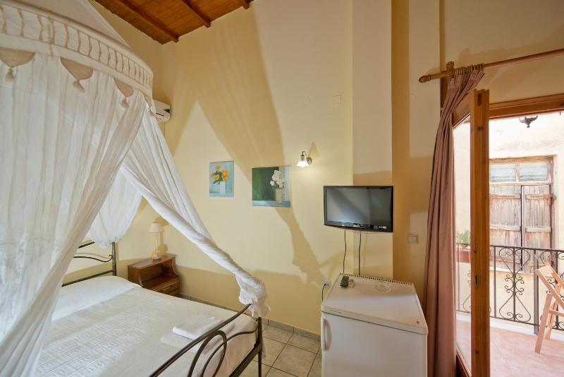 Katerina Traditional Rooms - image 13