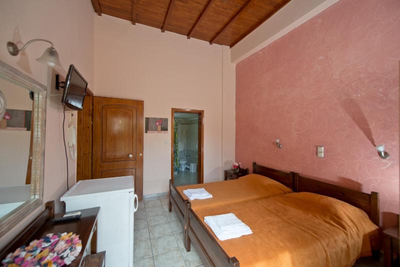 Katerina Traditional Rooms - image 4