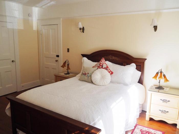Deluxe Queen Room image 2