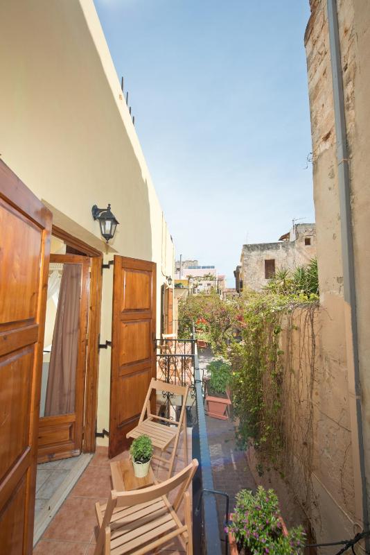 Katerina Traditional Rooms - image 5
