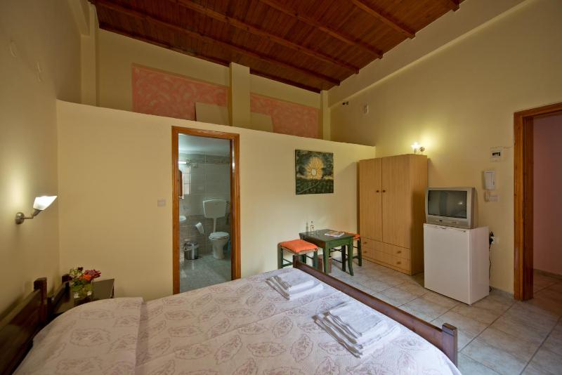 Katerina Traditional Rooms - image 31