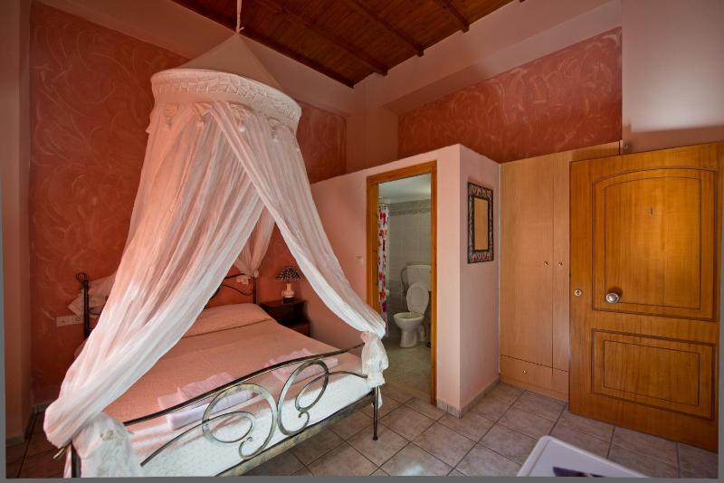 Katerina Traditional Rooms - image 33